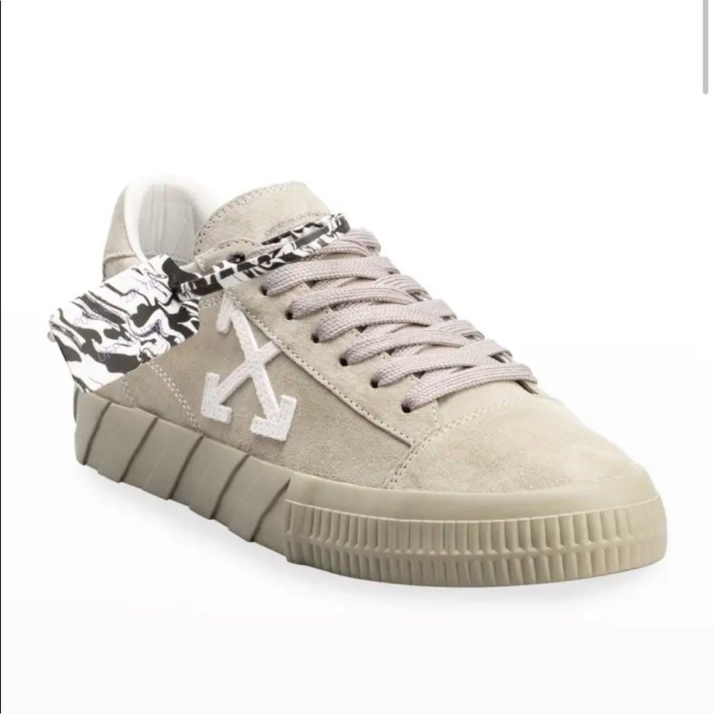 OFF WHITE LOW VULCANIZED COW SUEDE SNEAKERS size 8